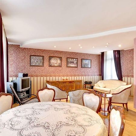Aristocratic, Elegant, Designer Top Central Apartment Sofia Extérieur photo