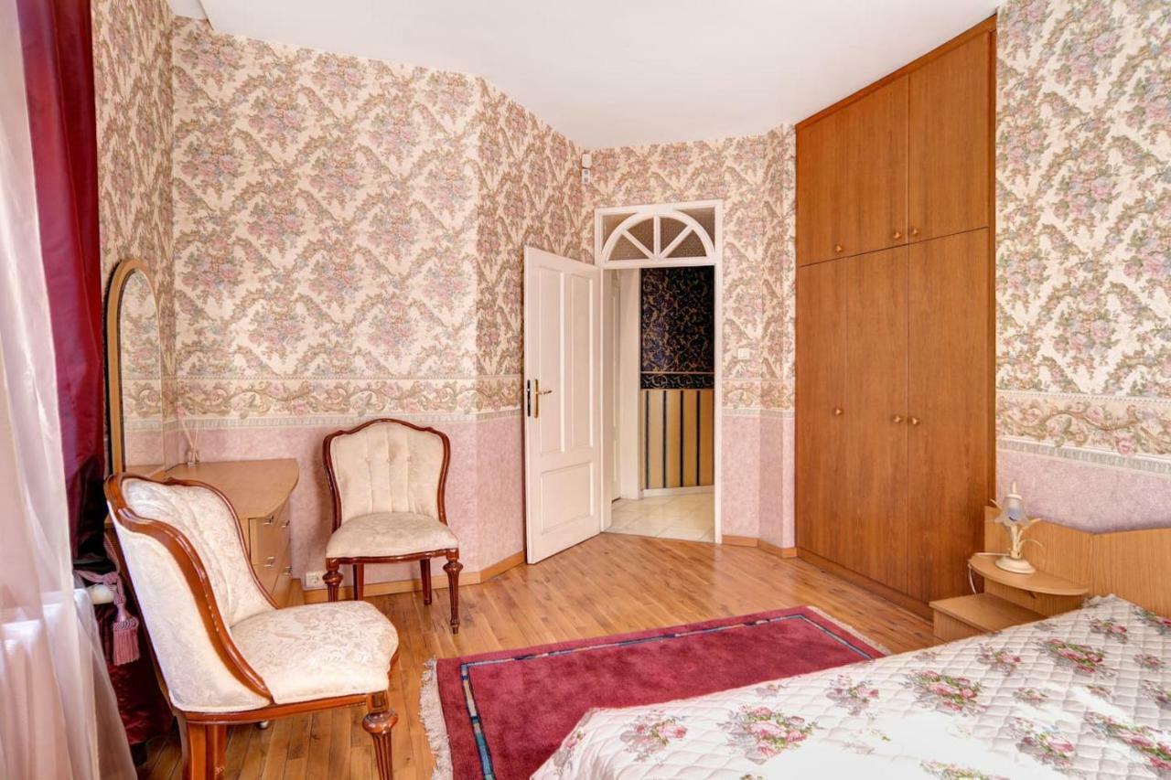 Aristocratic, Elegant, Designer Top Central Apartment Sofia Extérieur photo
